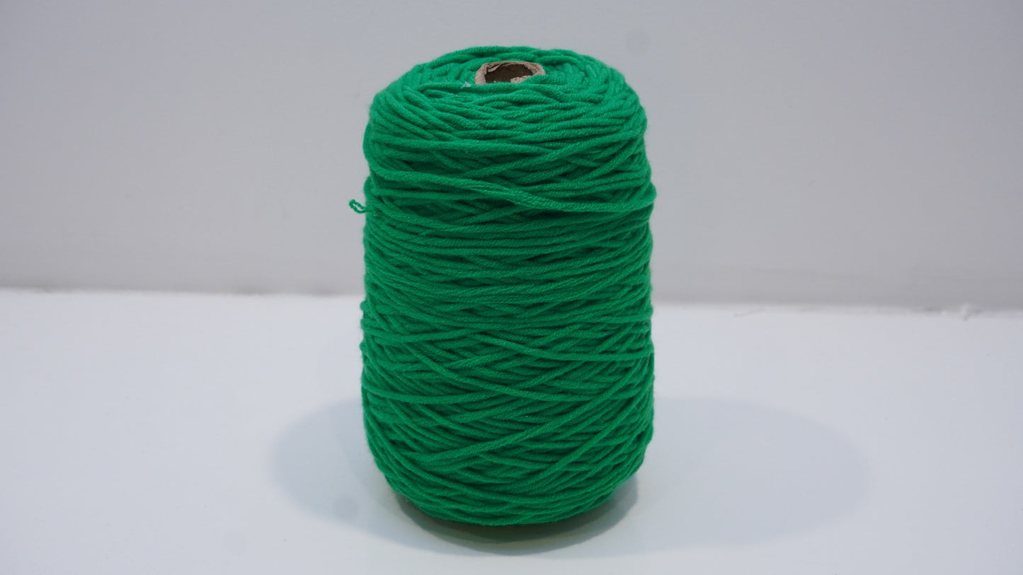 Emerald green tufting yarn single skein detail view